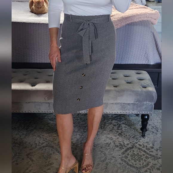 Gray sweater pencil skirt - Picture 2 of 15